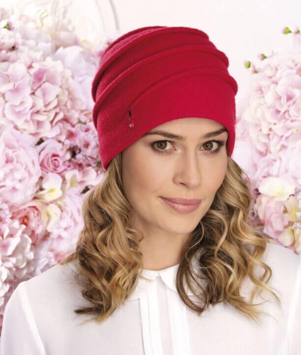 Caciula de dama Manila