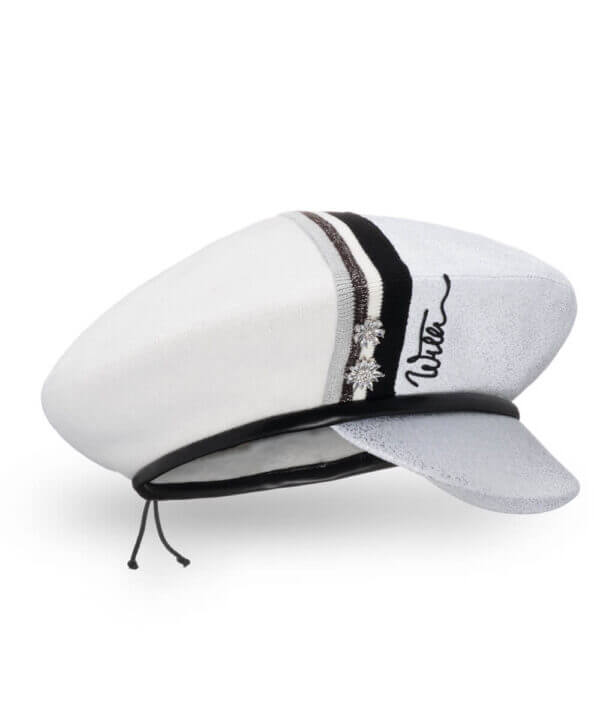 Caciula de dama tip bereta cu cozoroc din tricot din lana merinos cu irizatii argintii si brose din cristale