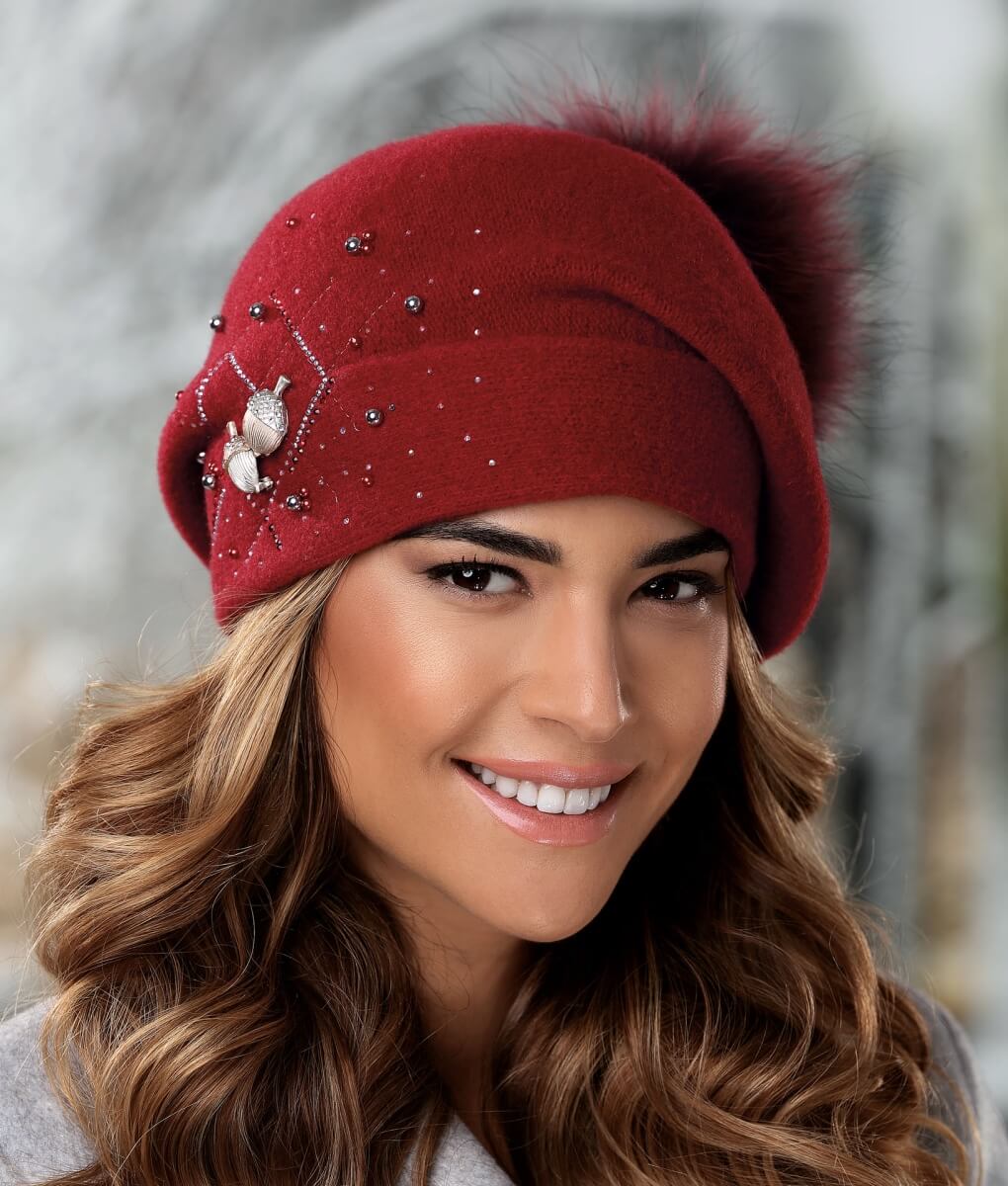 Caciula de dama tip bereta cu pompon din blanita Koris