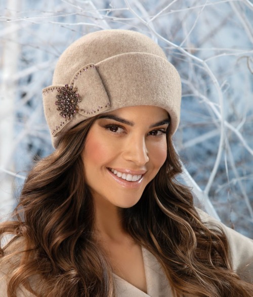 Caciula eleganta de dama Grimata 2